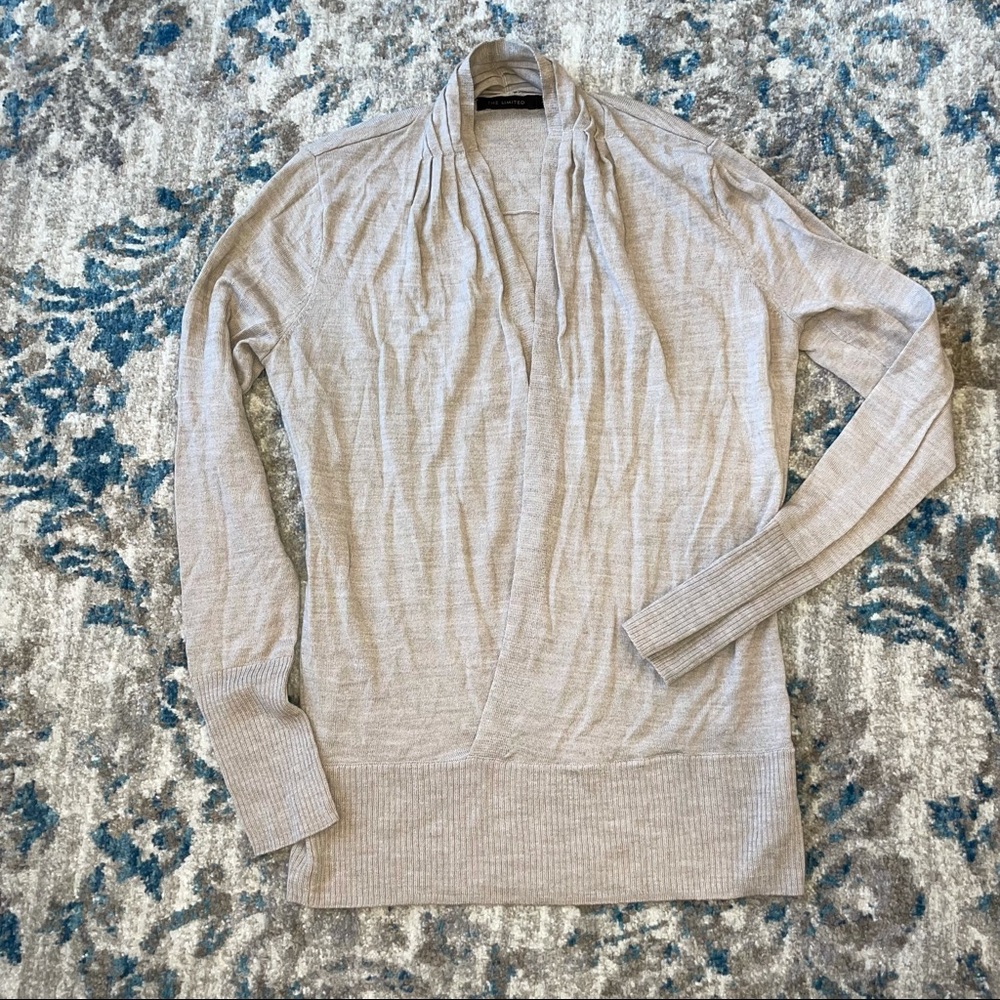 Long sleeve light sweater